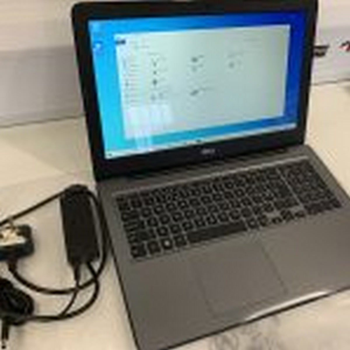 Dell Inspiron 5567 i3-7100u 7th gen laptop 240GB SSD 8GB Ram 15.6" HDMI Win 10