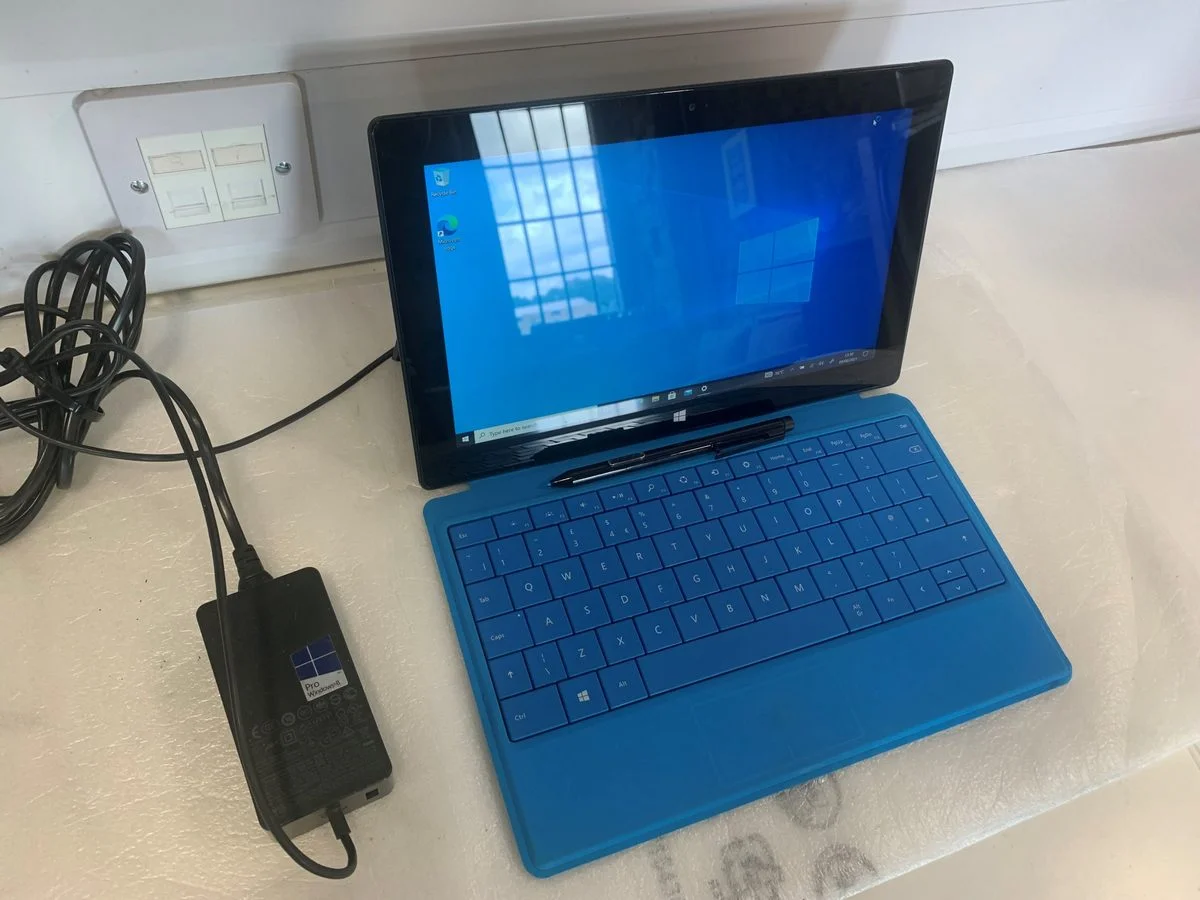 Microsoft Surface Pro i5-3317u 64GB SSD Windows 10