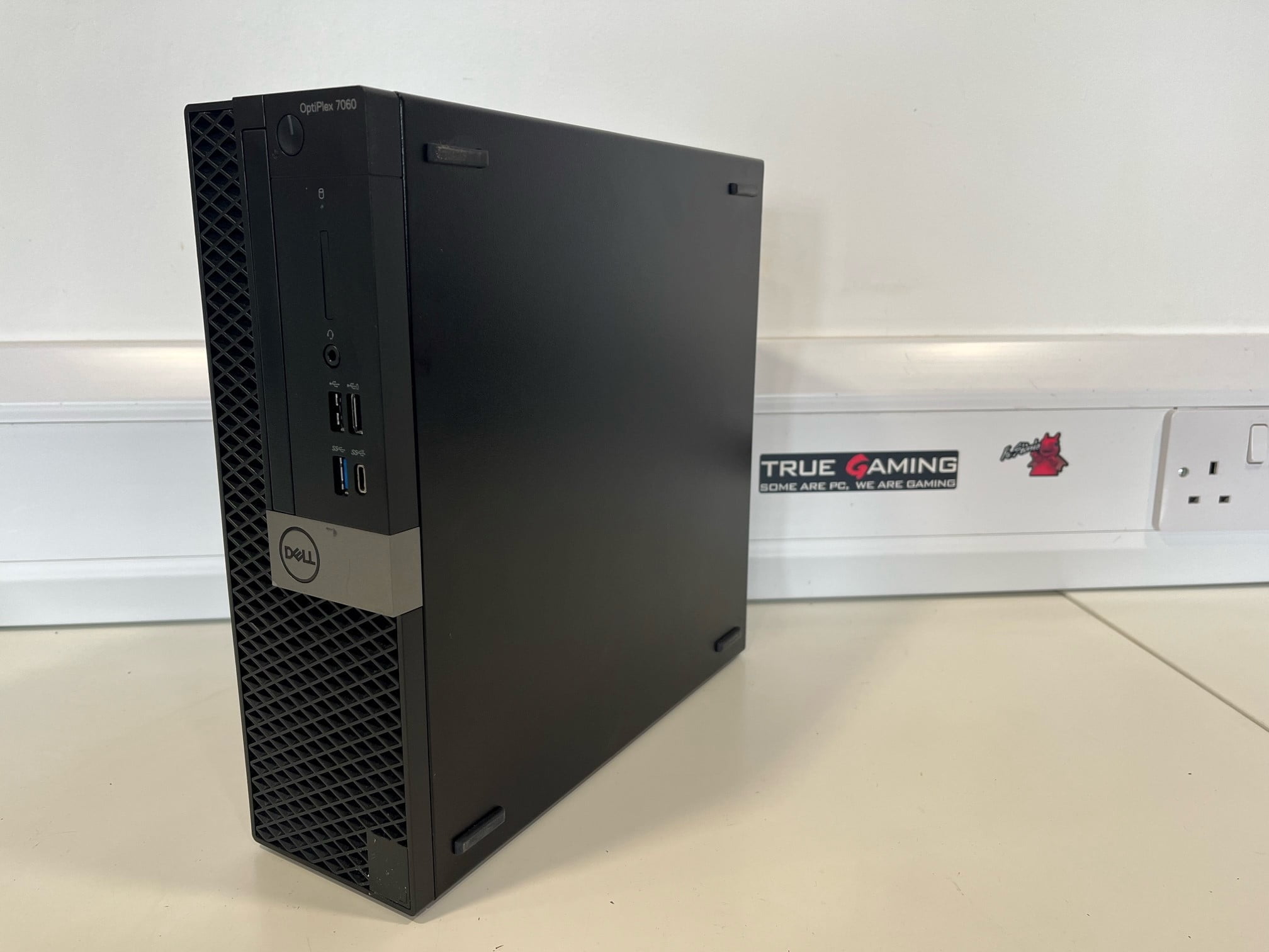 オンライン卸売価格 NVMeSSD & GPU core i5 8400 DELL OPTIPLEX | www